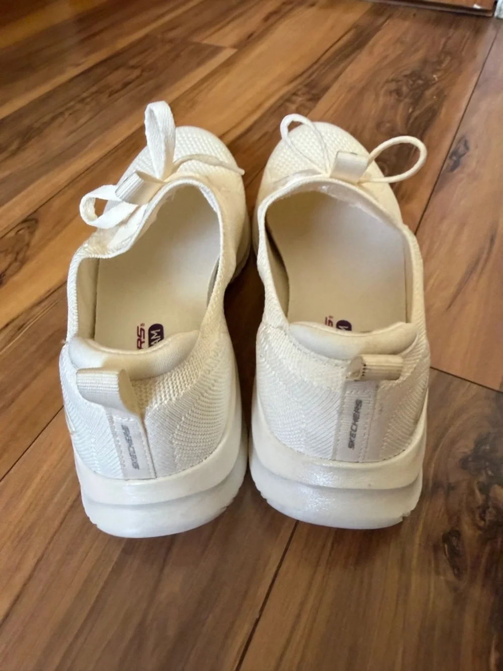 Skechers women’s Cream Knit Memory Foam Sneakers
